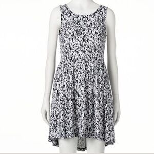 NWT- women’s Apt. 9 Black and White Patterned Mini Dress. Size XL